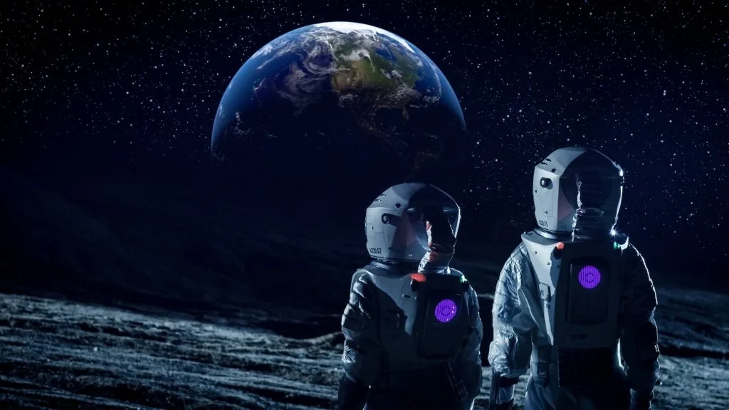 If You're On the Moon Does the Earth Appear to Go Through Phases?