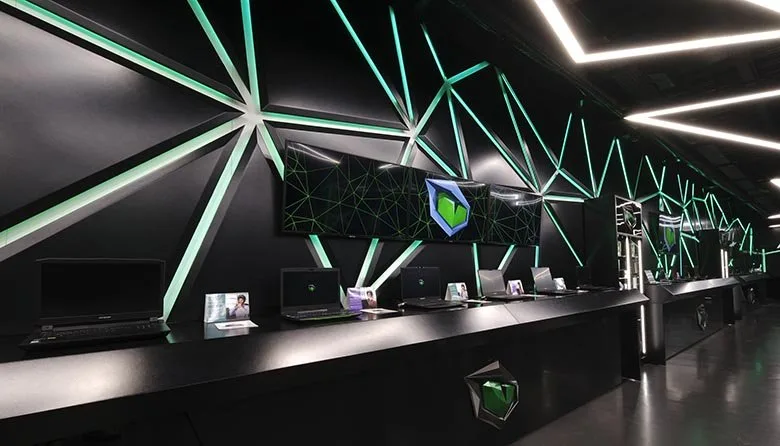 Monster Notebook mağazalarını yeniden açıyor.