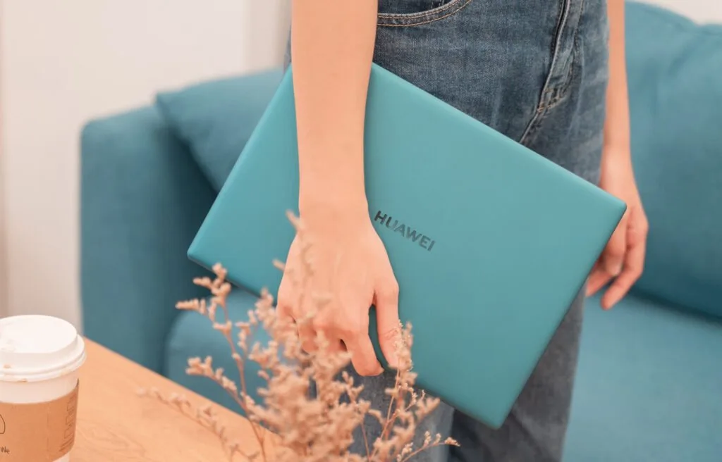 Mobil Ofis HUAWEI MateBook X ile Artık Daha İnce Daha Akıllı